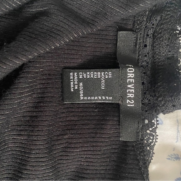 soft forever 21 tank w lace - Picture 3 of 3